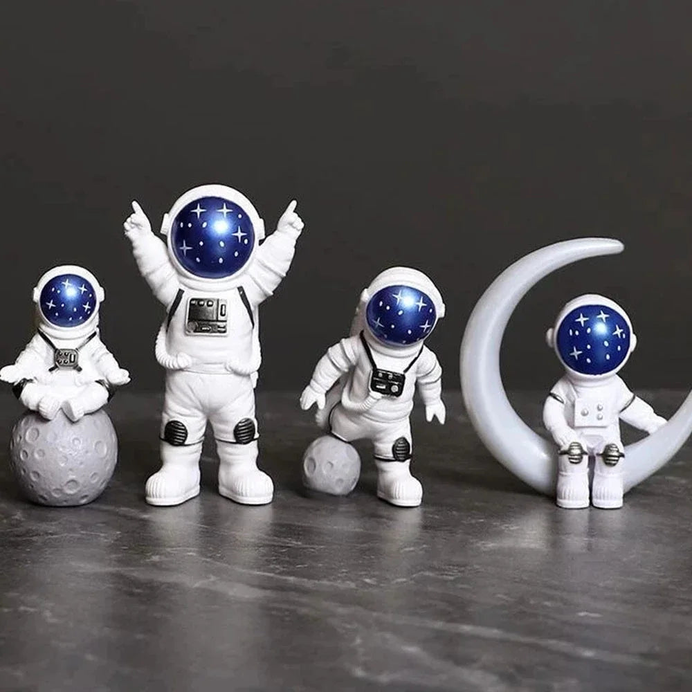 Kit Com 4 Astronautas Para Decoração De Ambientes