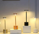 Luminária de Mesa Houss